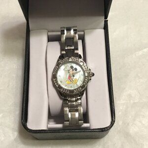 Very nice Disney Mickey Mouse watch w/ 32 sparkling diamonds